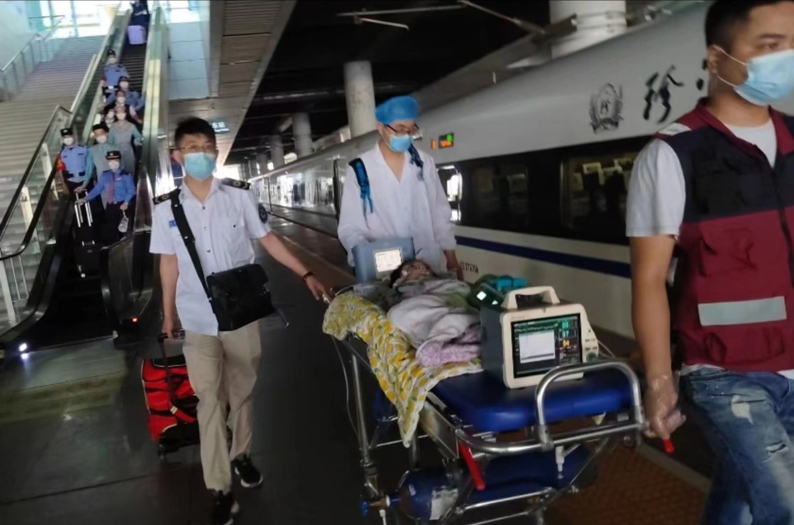 山南高铁转运公司